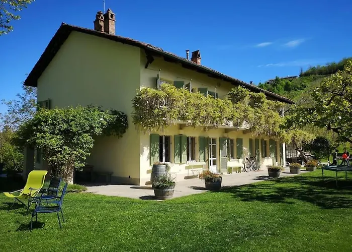 Di Charme Tra Le Vigne Del Roero Corneliano d'Alba
